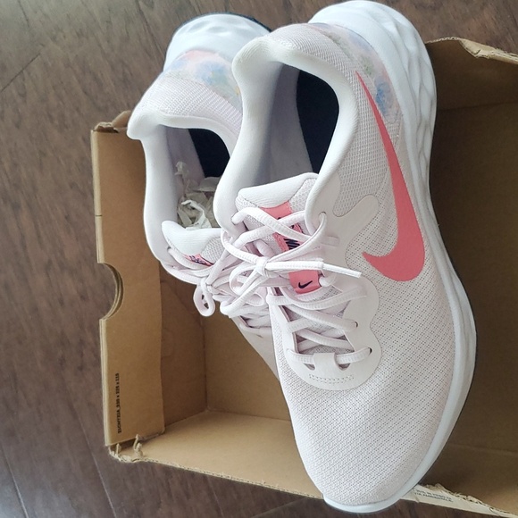 NIKE RUNNING SHOES - Picture 3 of 11